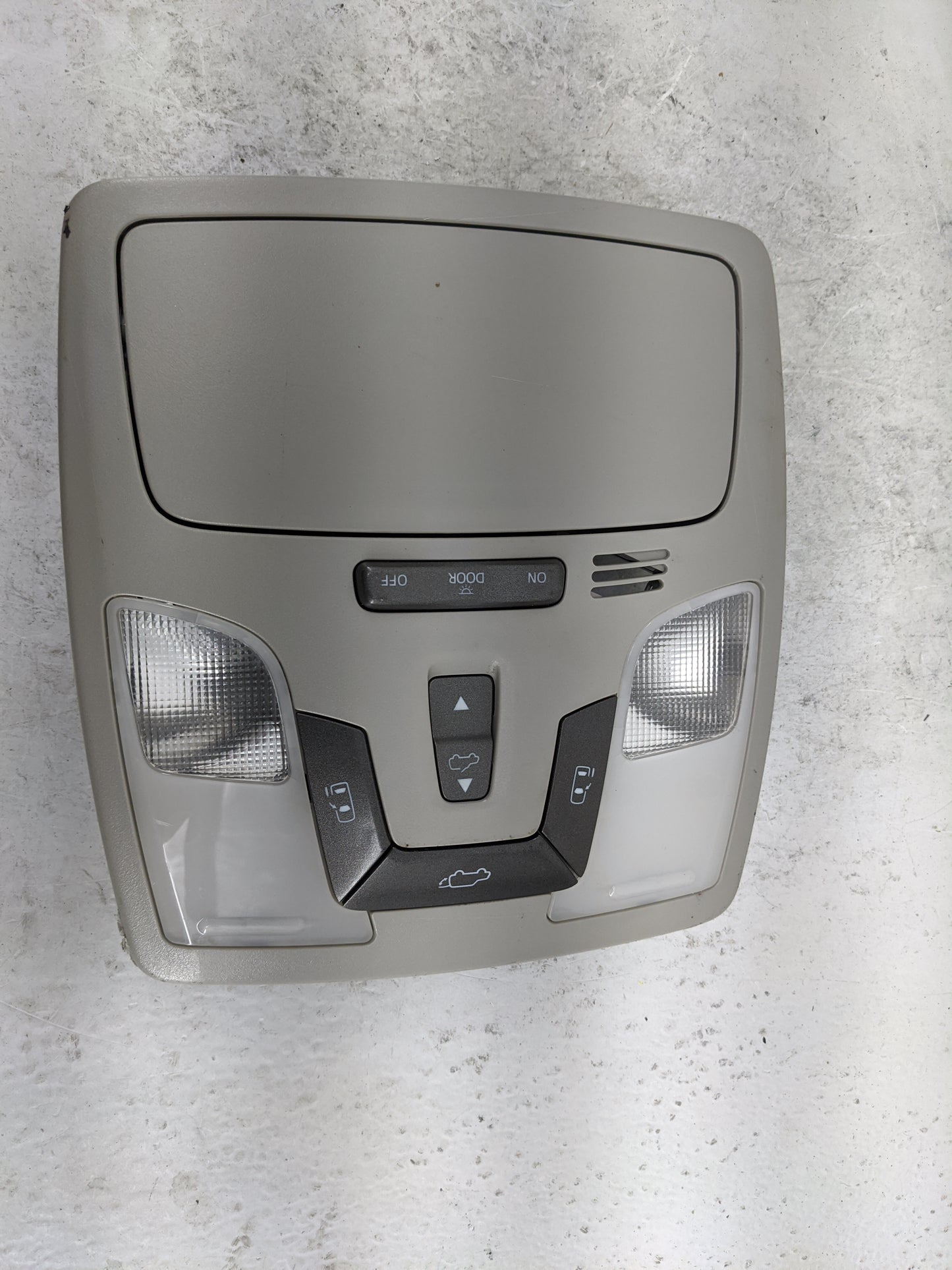 2015-2020 Toyota Sienna Overhead Console W/rear Climate Control Tan - Oemusedautoparts1.com