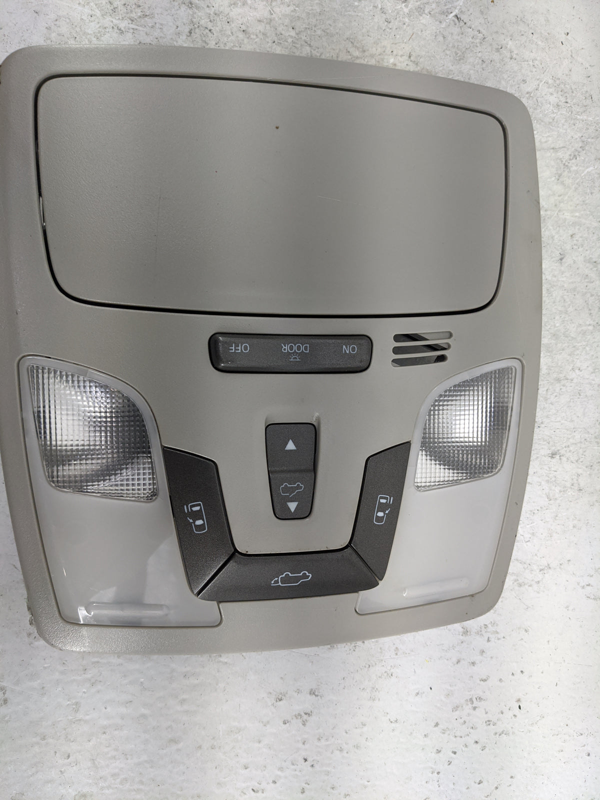 2015-2020 Toyota Sienna Overhead Console W/rear Climate Control Tan - Oemusedautoparts1.com