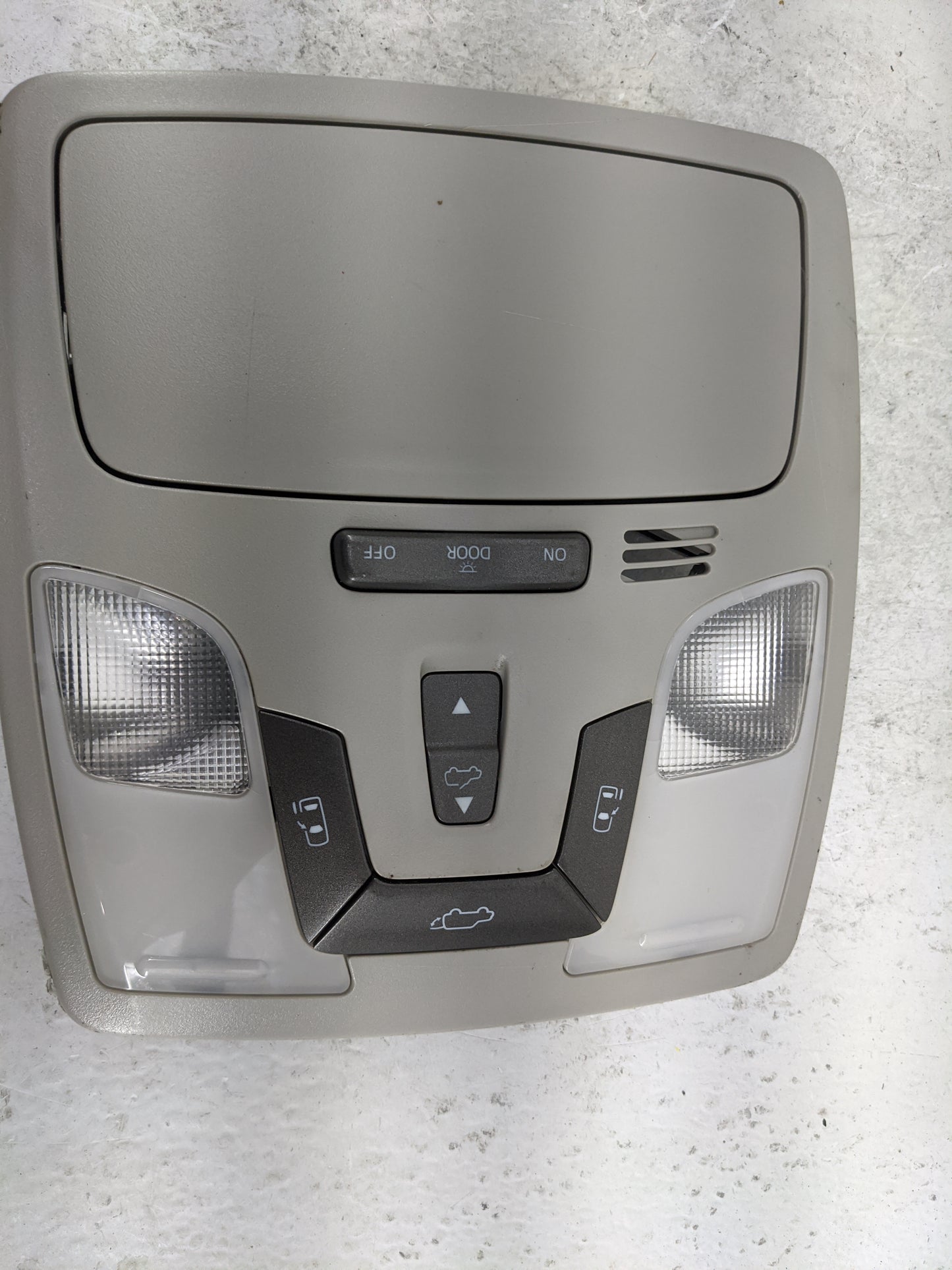 2015-2020 Toyota Sienna Overhead Console W/rear Climate Control Tan - Oemusedautoparts1.com