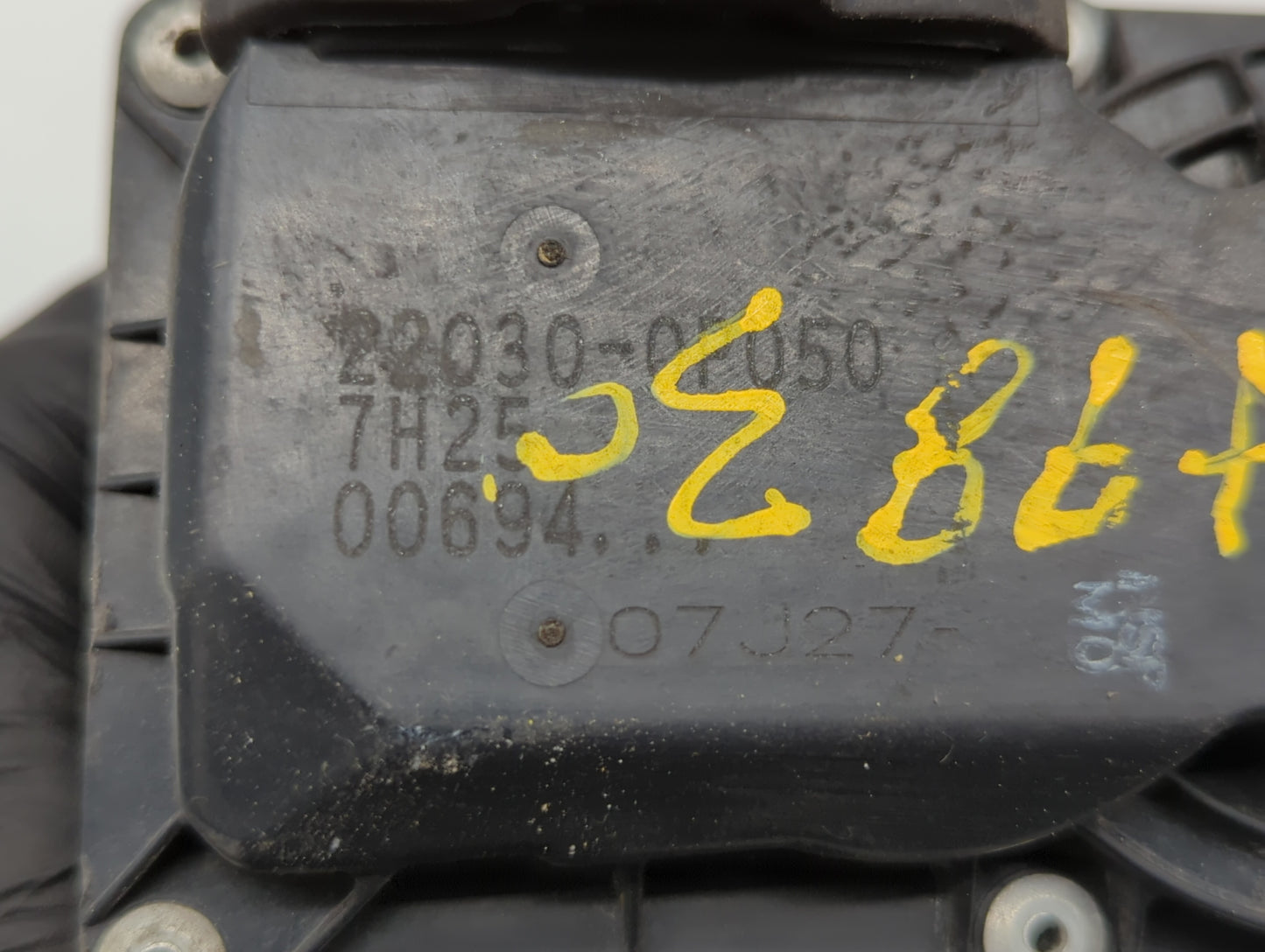 2007-2016 Toyota Sienna Throttle Body P/N:22030-0P050 22030-31030 Fits OEM Used Auto Parts - Oemusedautoparts1.com