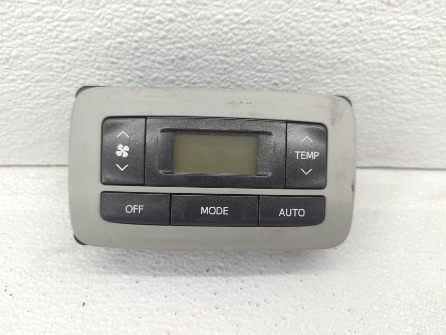 2015-2017 Toyota Sienna Climate Control Module Temperature AC/Heater Replacement P/N:55660-08050 55900-08200 Fits OEM Used A