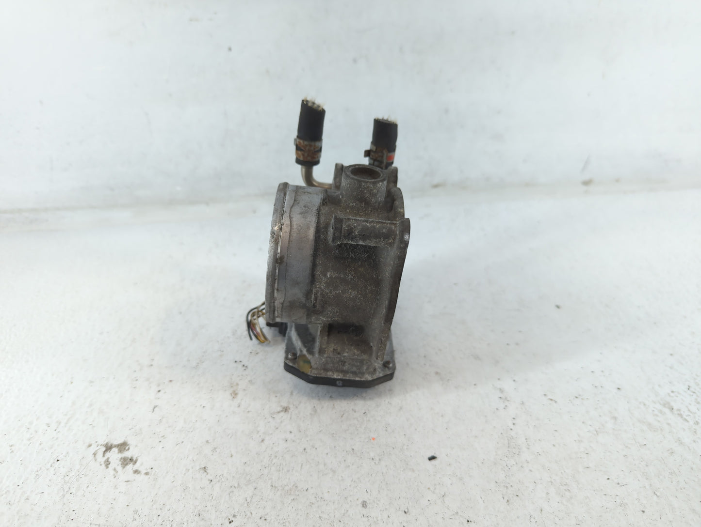 2007-2016 Toyota Sienna Throttle Body P/N:22030-0P050 Fits OEM Used Auto Parts - Oemusedautoparts1.com