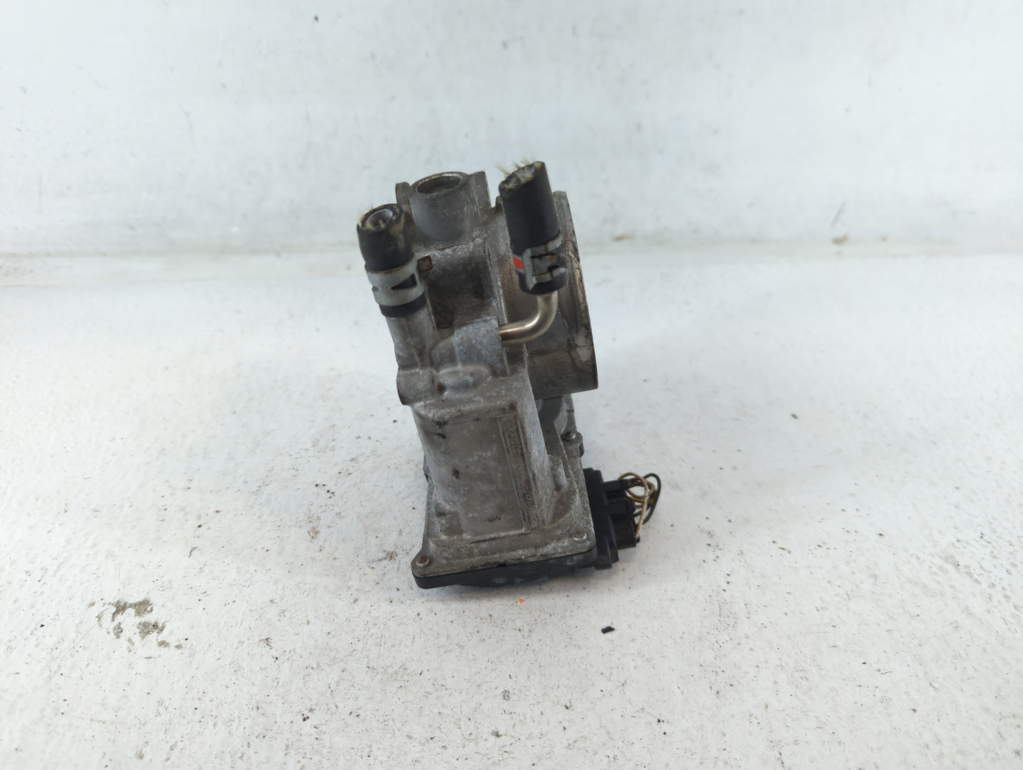 2007-2016 Toyota Sienna Throttle Body P/N:22030-0P050 Fits OEM Used Auto Parts - Oemusedautoparts1.com