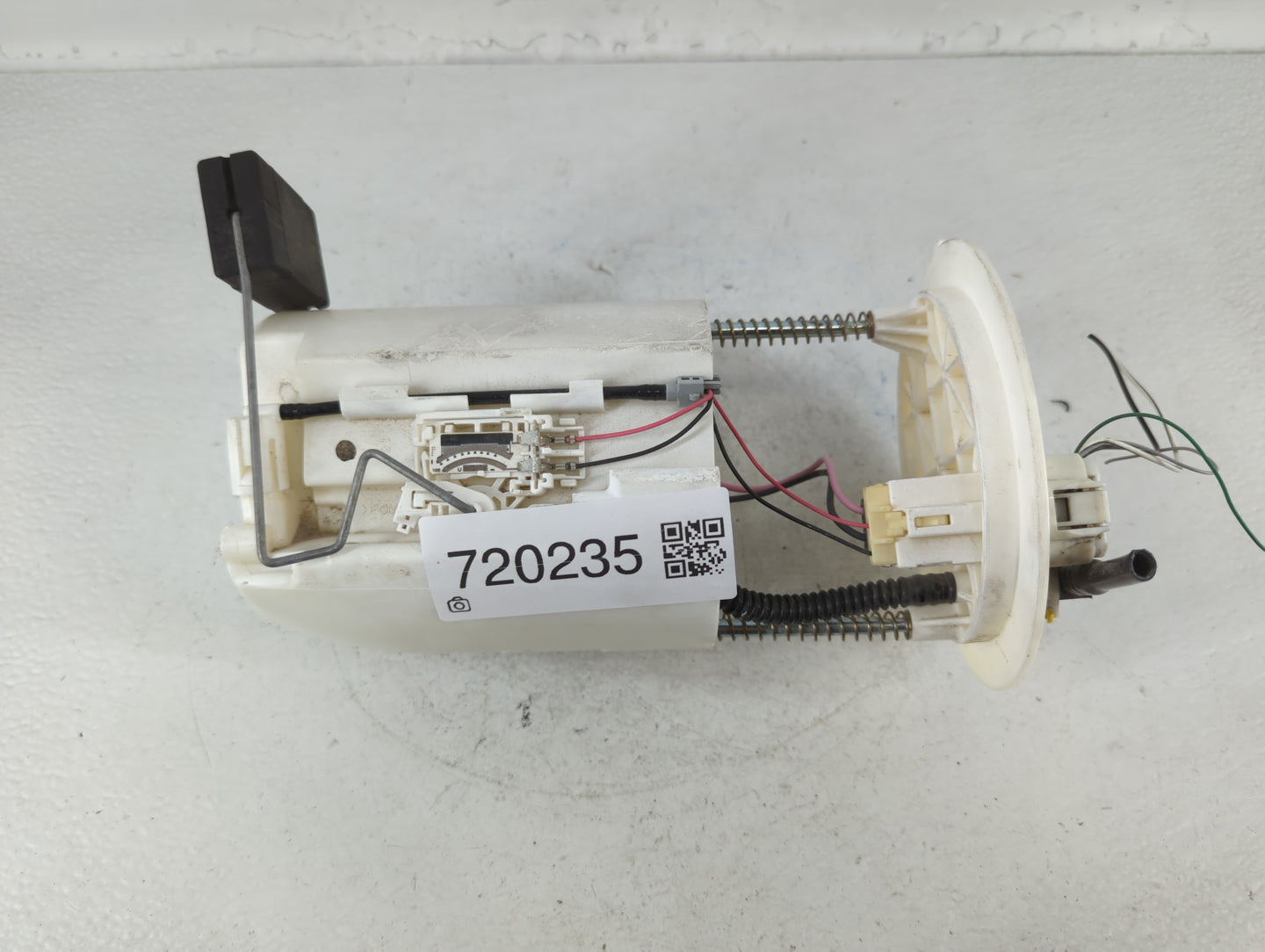 2015-2016 Toyota Sienna Electrical Gas Fuel Pump Assembly - Oemusedautoparts1.com