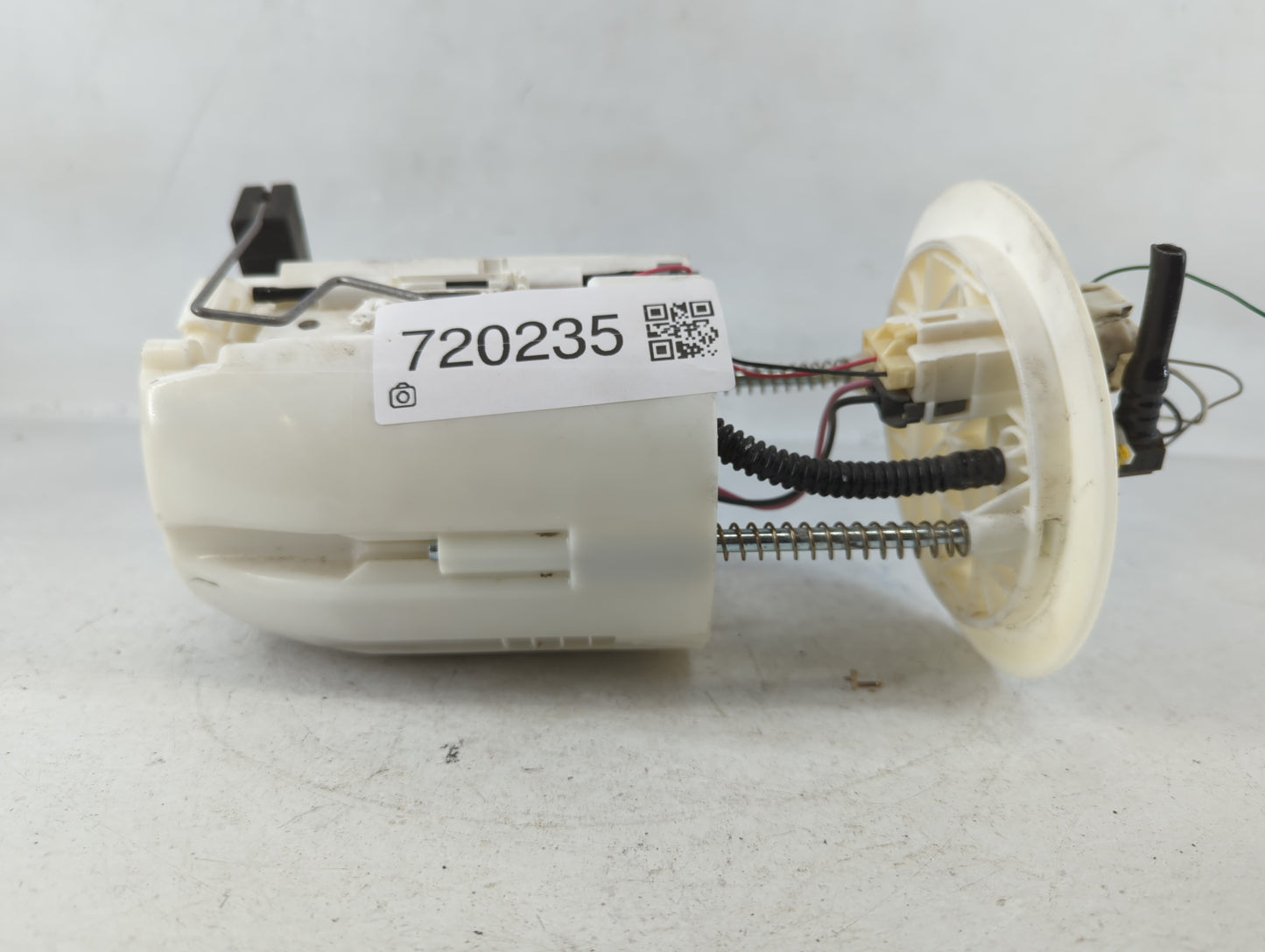 2015-2016 Toyota Sienna Electrical Gas Fuel Pump Assembly - Oemusedautoparts1.com