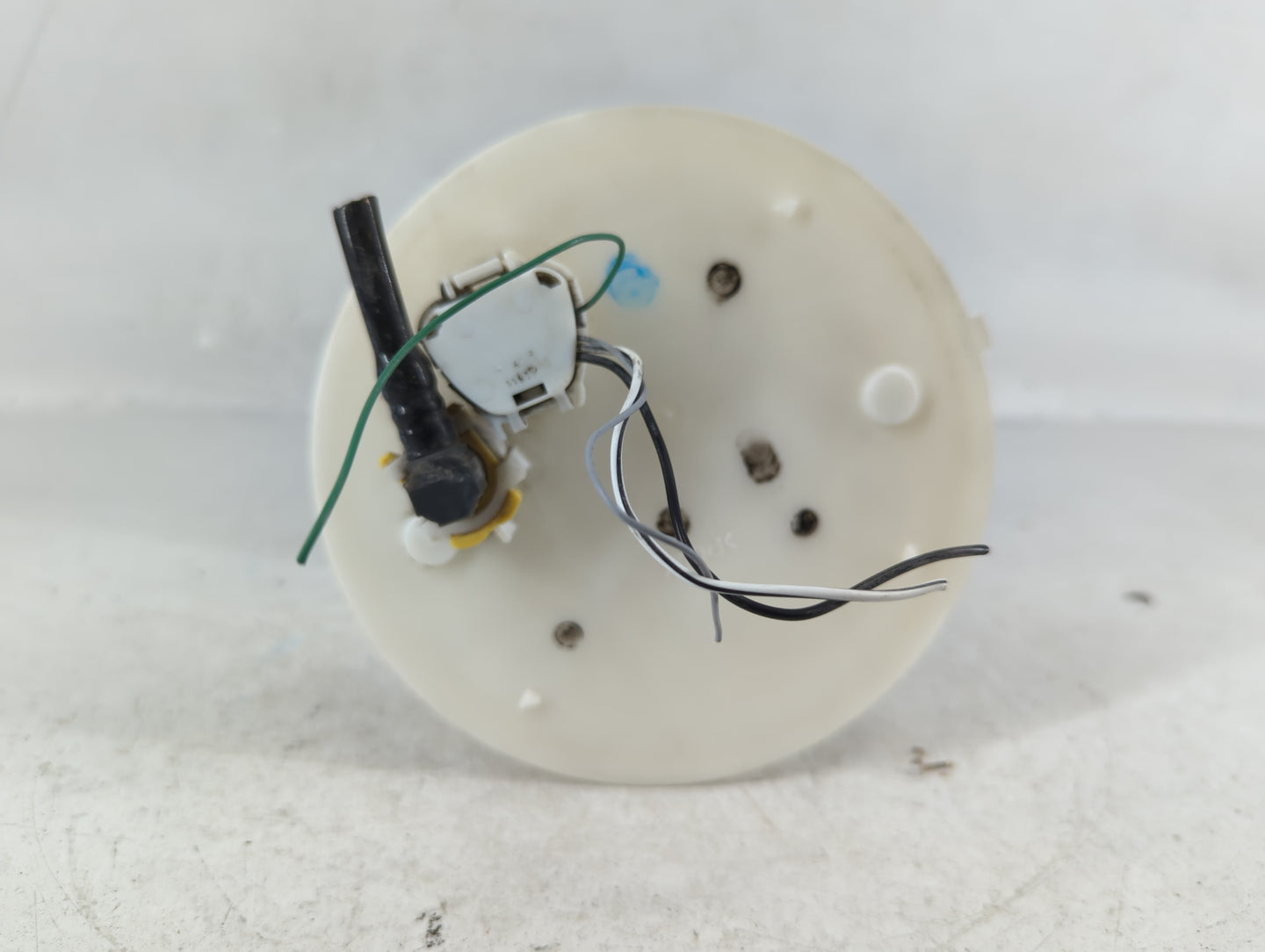 2015-2016 Toyota Sienna Electrical Gas Fuel Pump Assembly - Oemusedautoparts1.com