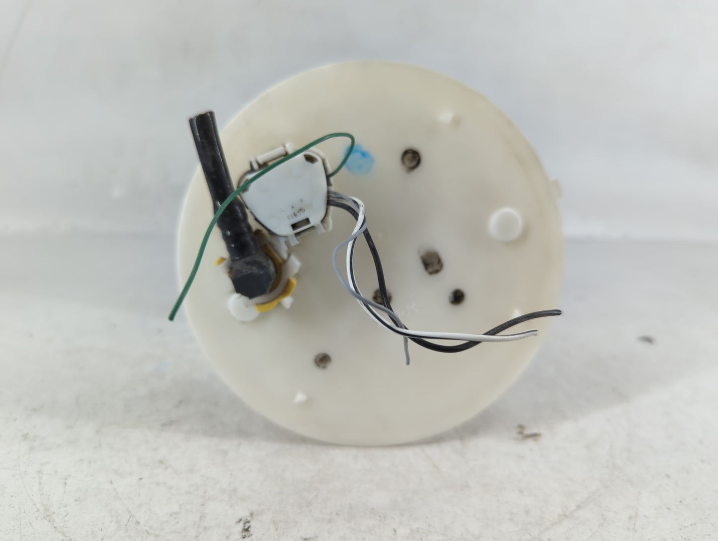 2015-2016 Toyota Sienna Electrical Gas Fuel Pump Assembly - Oemusedautoparts1.com