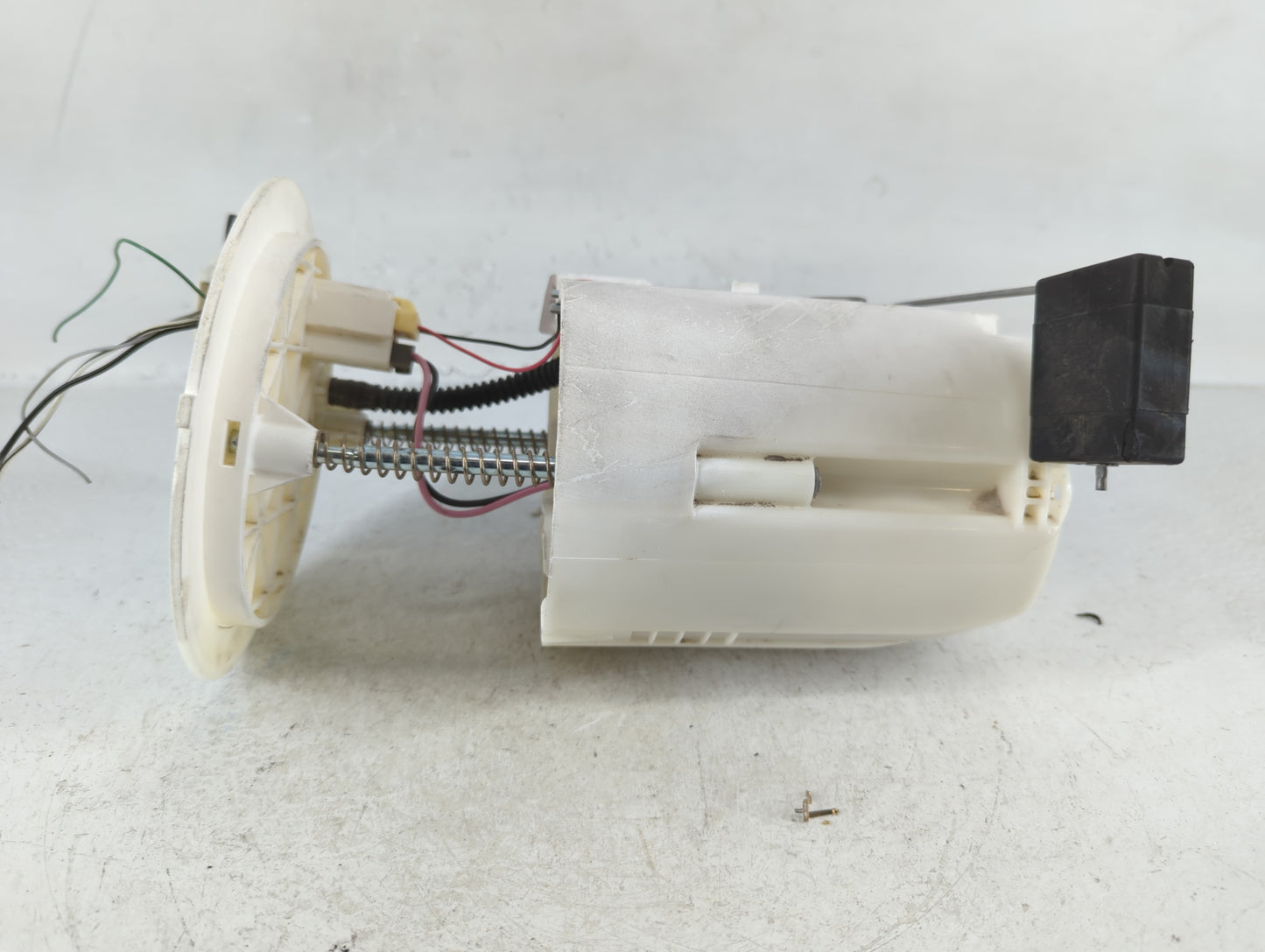 2015-2016 Toyota Sienna Electrical Gas Fuel Pump Assembly - Oemusedautoparts1.com