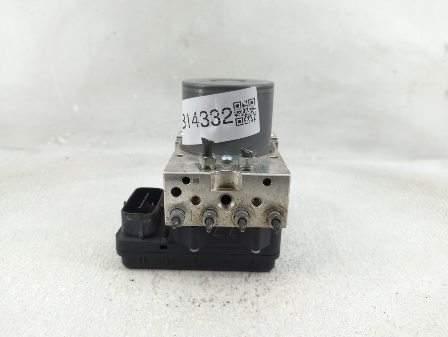 2005-2015 Toyota Tacoma Throttle Body P/N:116040-31672 89541-04161 Fits OEM Used Auto Parts - Oemusedautoparts1.com