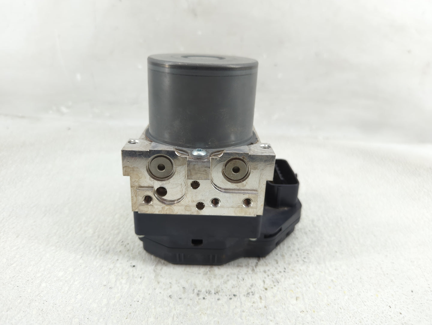 2005-2015 Toyota Tacoma Throttle Body P/N:116040-31672 89541-04161 Fits OEM Used Auto Parts - Oemusedautoparts1.com