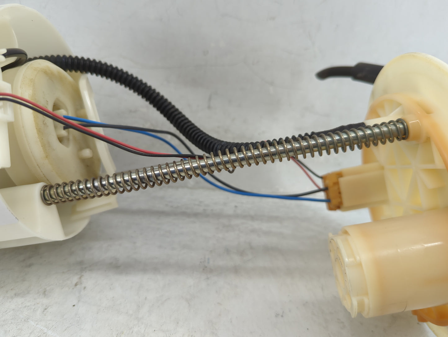 2005-2015 Toyota Tacoma Electrical Gas Fuel Pump Assembly - Oemusedautoparts1.com