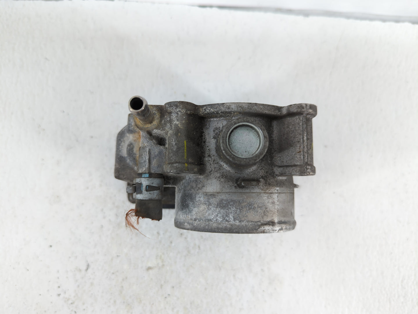 2005-2015 Toyota Tacoma Throttle Body P/N:22030-0P010 22030-31010 Fits OEM Used Auto Parts - Oemusedautoparts1.com