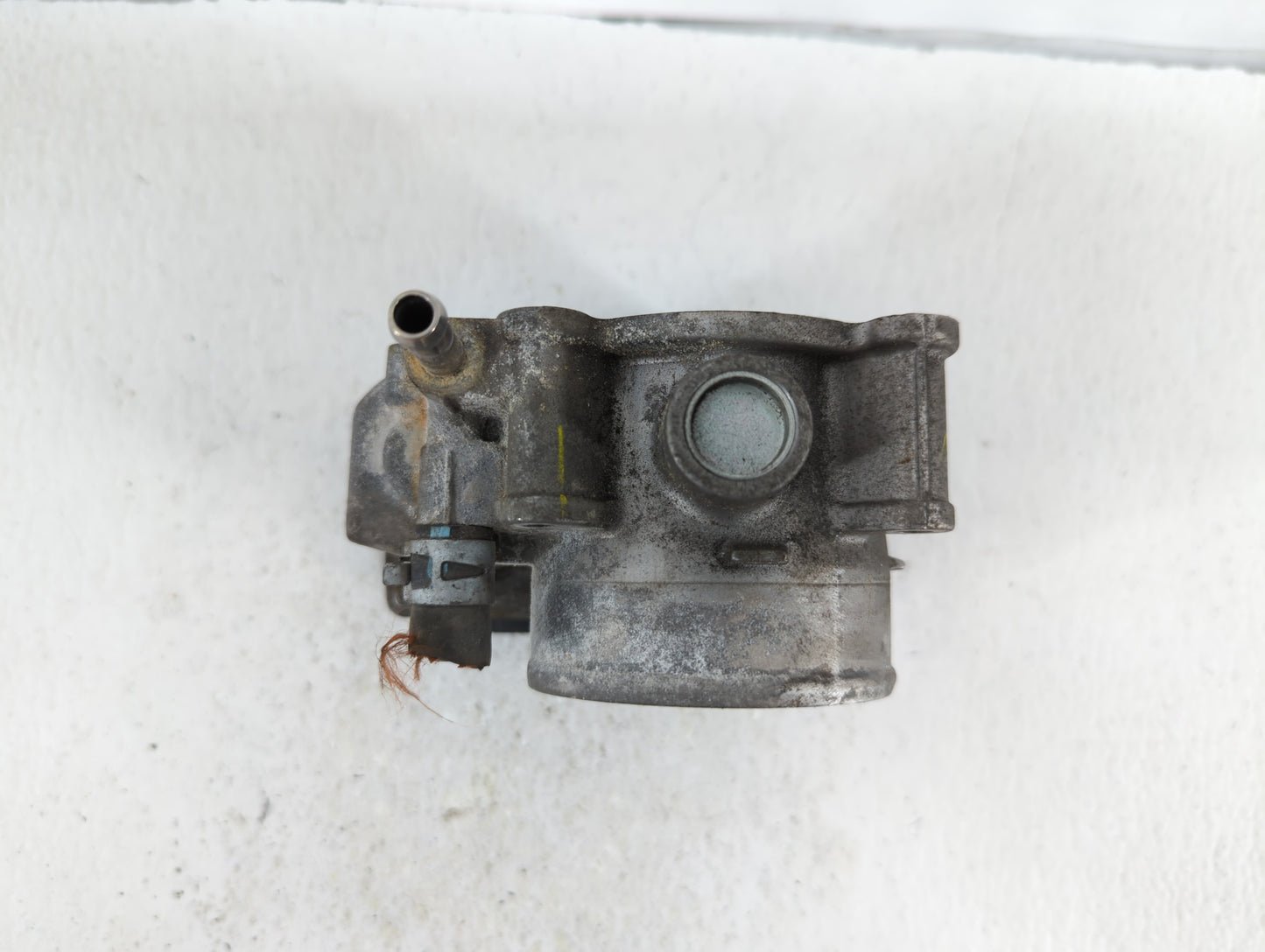 2005-2015 Toyota Tacoma Throttle Body P/N:22030-0P010 22030-31010 Fits OEM Used Auto Parts - Oemusedautoparts1.com