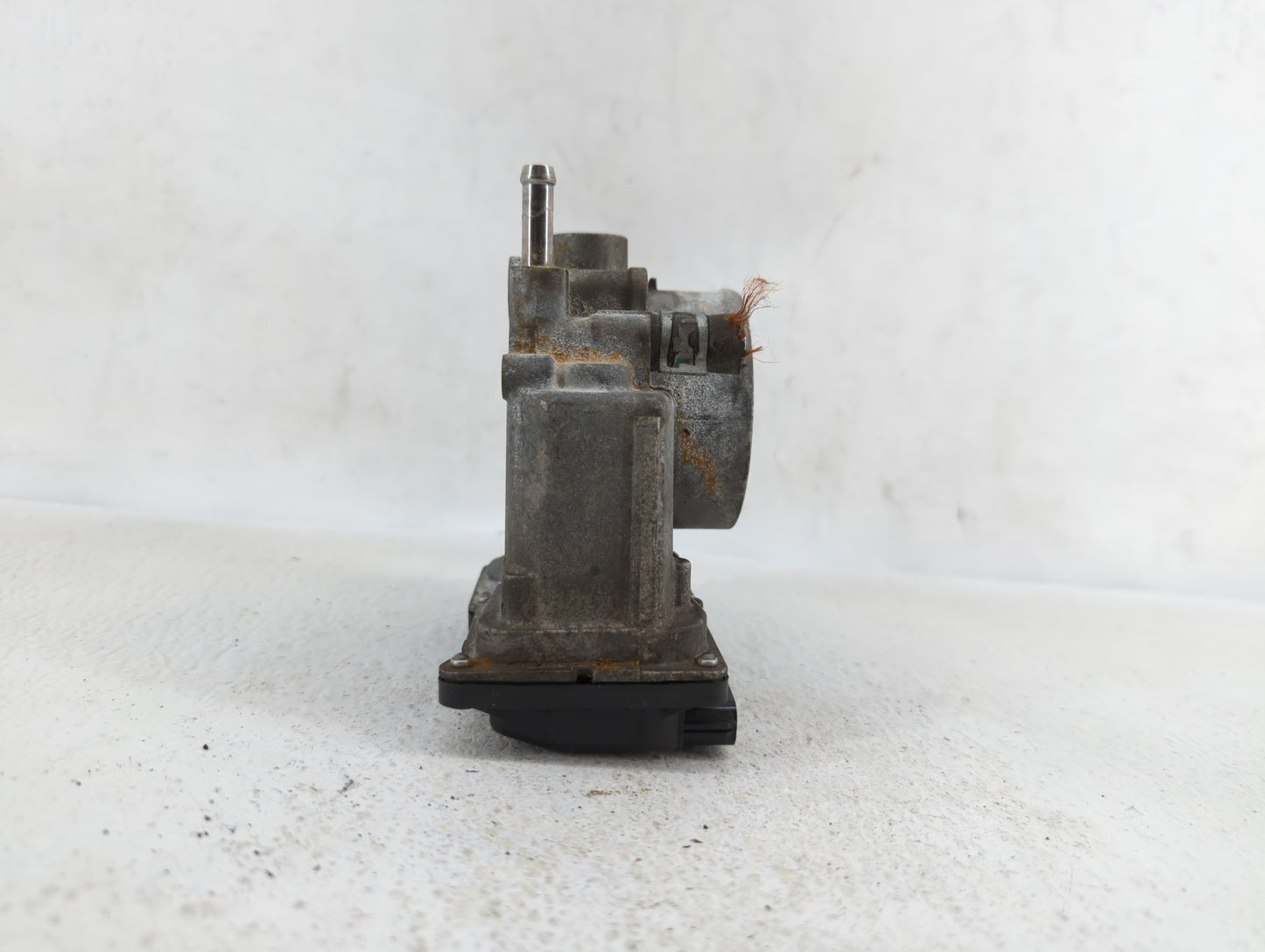 2005-2015 Toyota Tacoma Throttle Body P/N:22030-0P010 22030-31010 Fits OEM Used Auto Parts - Oemusedautoparts1.com
