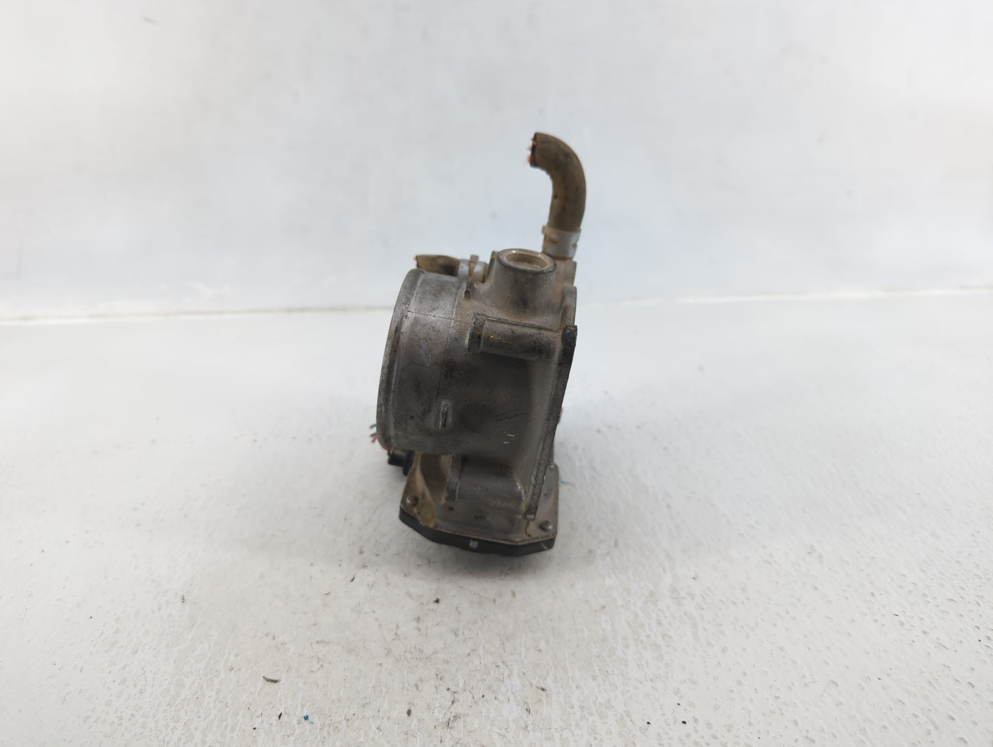 2005-2015 Toyota Tacoma Throttle Body P/N:IS19 0941 22030-0P10 Fits OEM Used Auto Parts - Oemusedautoparts1.com