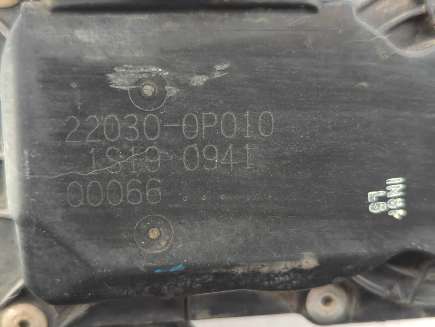 2005-2015 Toyota Tacoma Throttle Body P/N:IS19 0941 22030-0P10 Fits OEM Used Auto Parts - Oemusedautoparts1.com