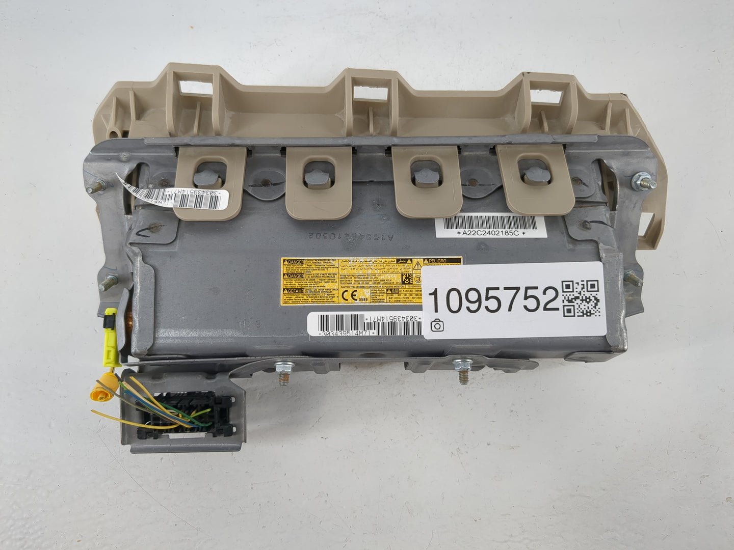 2014-2016 Toyota Venza Air Bag Passenger Right Dashboard OEM P/N:303439514M71 Fits Fits 2014 2015 2016 OEM Used Auto Parts -