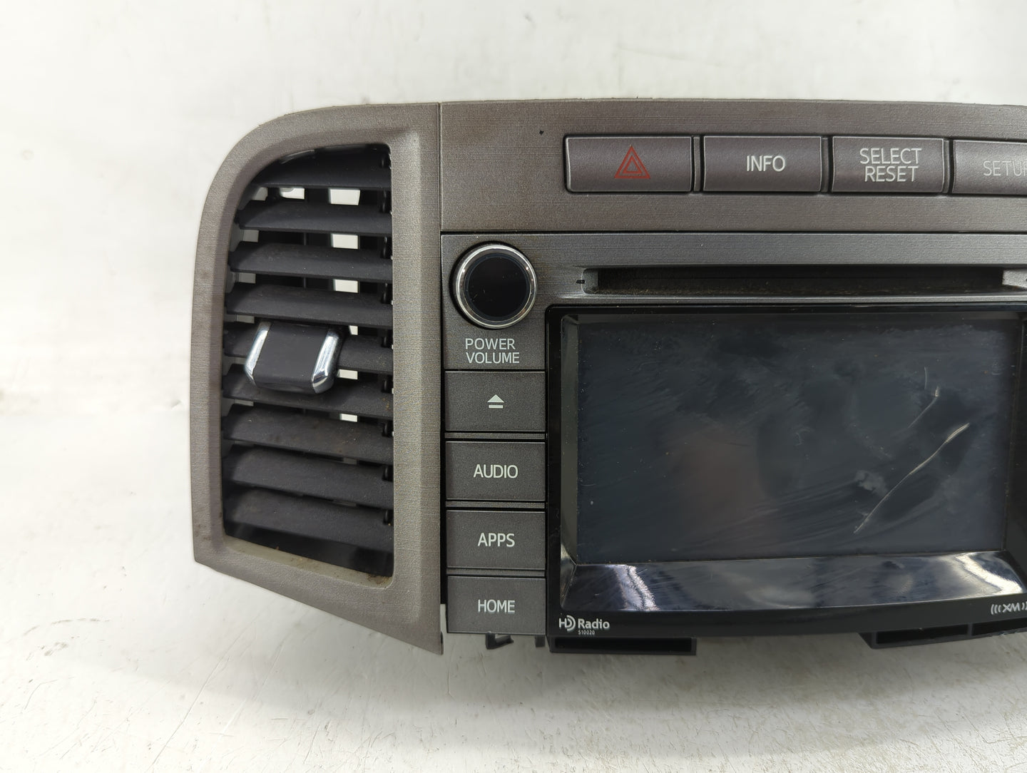 2015-2016 Toyota Venza Radio AM FM Cd Player Receiver Replacement P/N:86100-0T061 Fits Fits 2015 2016 OEM Used Auto Parts - 