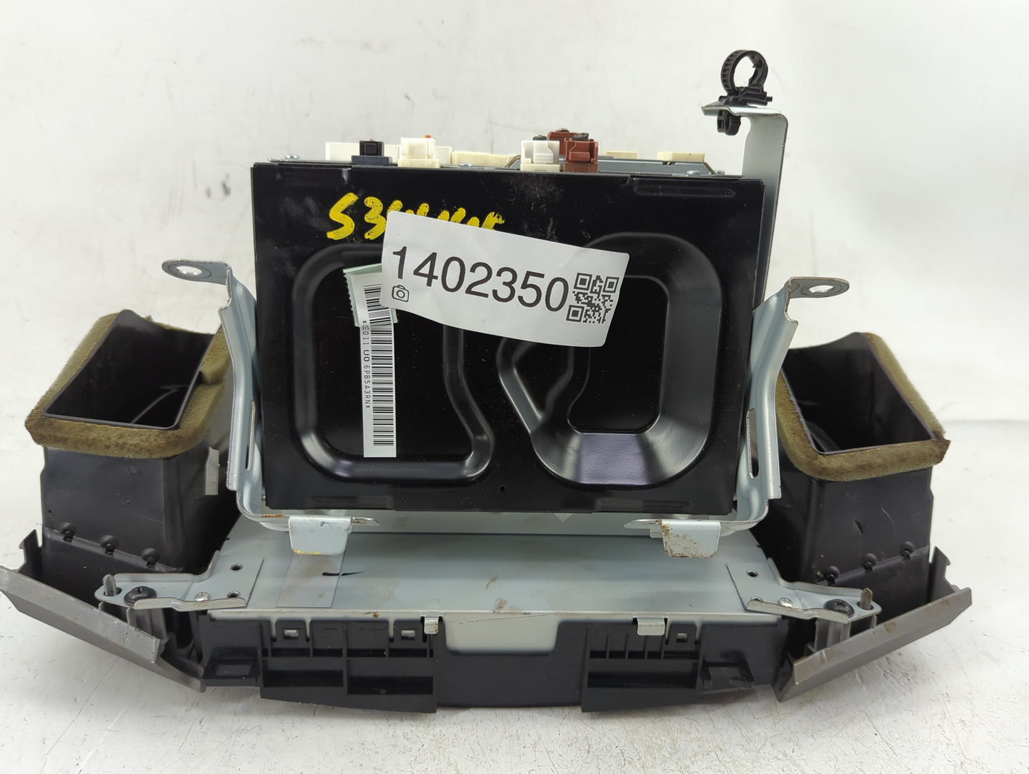 2015-2016 Toyota Venza Radio AM FM Cd Player Receiver Replacement P/N:86100-0T061 Fits Fits 2015 2016 OEM Used Auto Parts - 