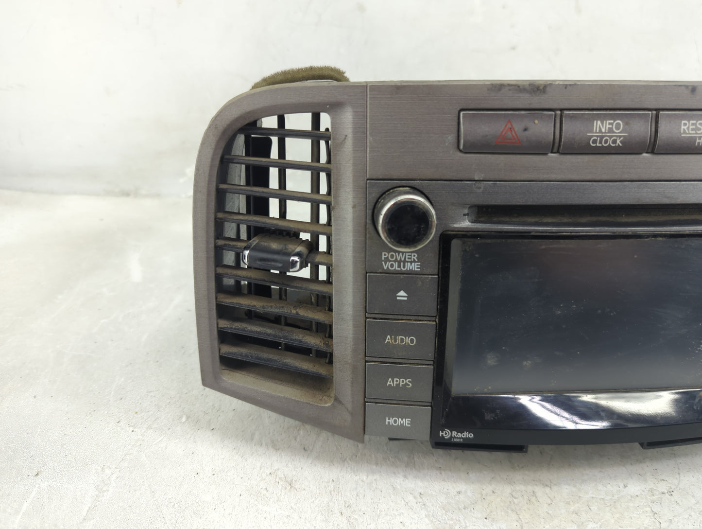 2015-2016 Toyota Venza Radio AM FM Cd Player Receiver Replacement P/N:86140-0T130 CV-VS84E1*X Fits Fits 2015 2016 OEM Used A