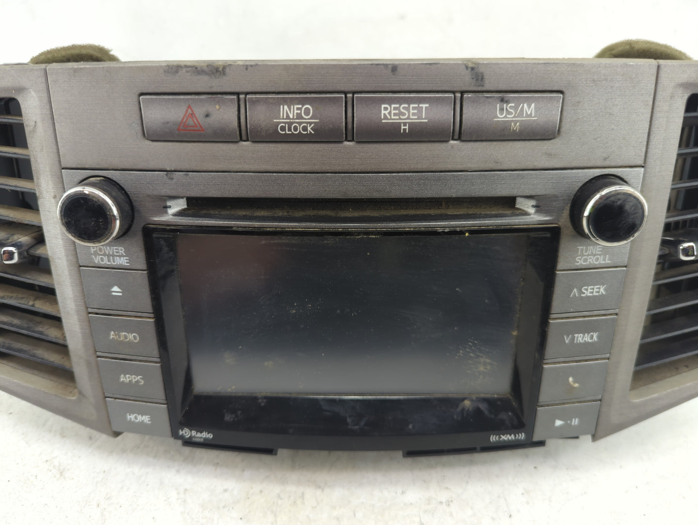 2015-2016 Toyota Venza Radio AM FM Cd Player Receiver Replacement P/N:86140-0T130 CV-VS84E1*X Fits Fits 2015 2016 OEM Used A