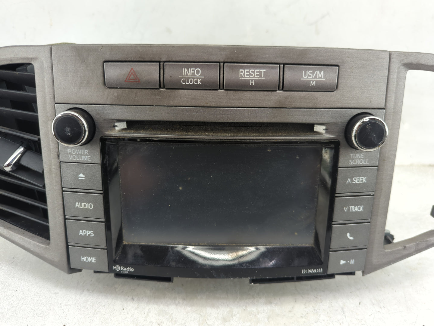 2015-2016 Toyota Venza Radio AM FM Cd Player Receiver Replacement P/N:86140-0T130 Fits Fits 2015 2016 OEM Used Auto Parts - 