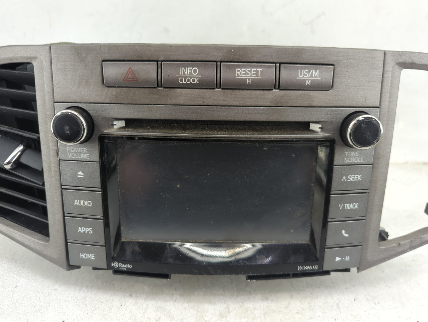 2015-2016 Toyota Venza Radio AM FM Cd Player Receiver Replacement P/N:86140-0T130 Fits Fits 2015 2016 OEM Used Auto Parts - 