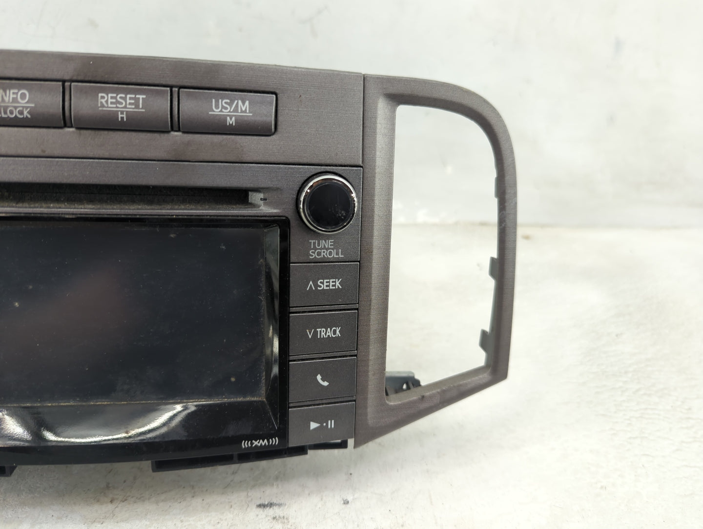 2015-2016 Toyota Venza Radio AM FM Cd Player Receiver Replacement P/N:86140-0T130 Fits Fits 2015 2016 OEM Used Auto Parts - 