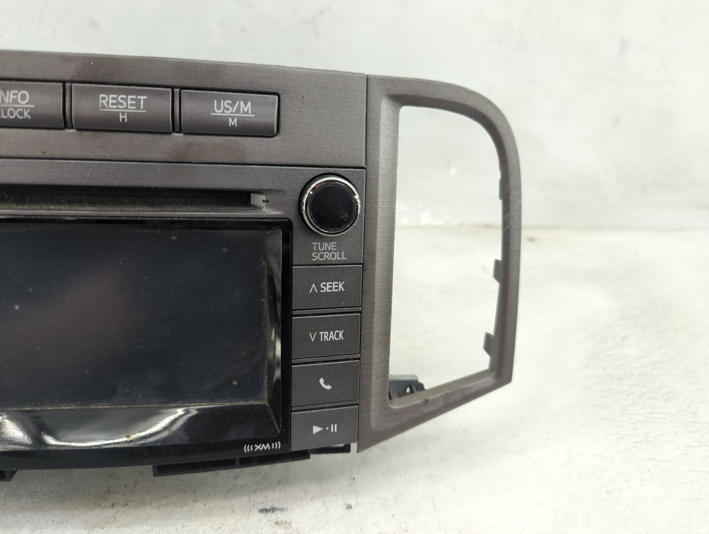 2015-2016 Toyota Venza Radio AM FM Cd Player Receiver Replacement P/N:86140-0T130 Fits Fits 2015 2016 OEM Used Auto Parts - 