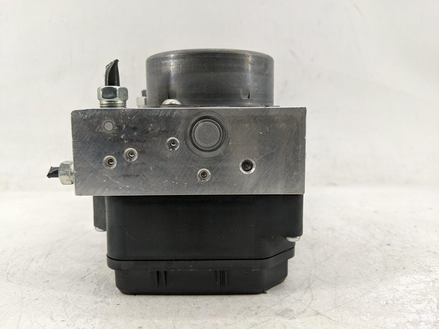 2015 Toyota Yaris ABS Pump Control Module Replacement Fits OEM Used Auto Parts - Oemusedautoparts1.com