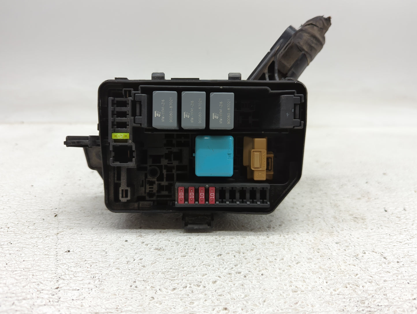 2012-2019 Toyota Yaris Fusebox Fuse Box Panel Relay Module P/N:82662-0D321 Fits Fits 2012 2013 2014 2015 2016 2017 2018 2019