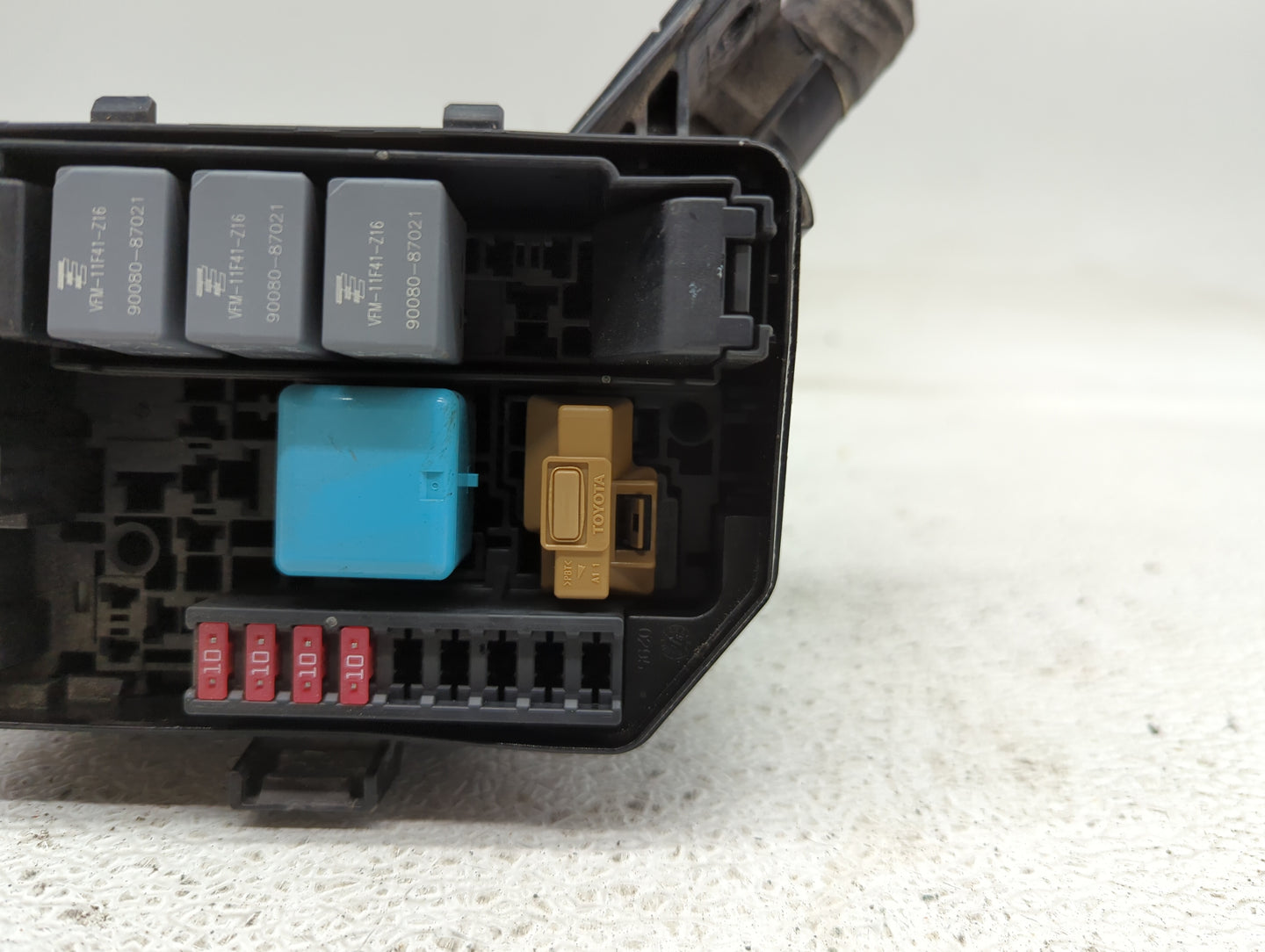 2012-2019 Toyota Yaris Fusebox Fuse Box Panel Relay Module P/N:82662-0D321 Fits Fits 2012 2013 2014 2015 2016 2017 2018 2019