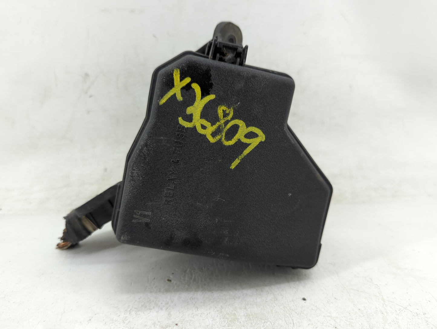 2012-2019 Toyota Yaris Fusebox Fuse Box Panel Relay Module Fits Fits 2012 2013 2014 2015 2016 2017 2018 2019 OEM Used Auto P
