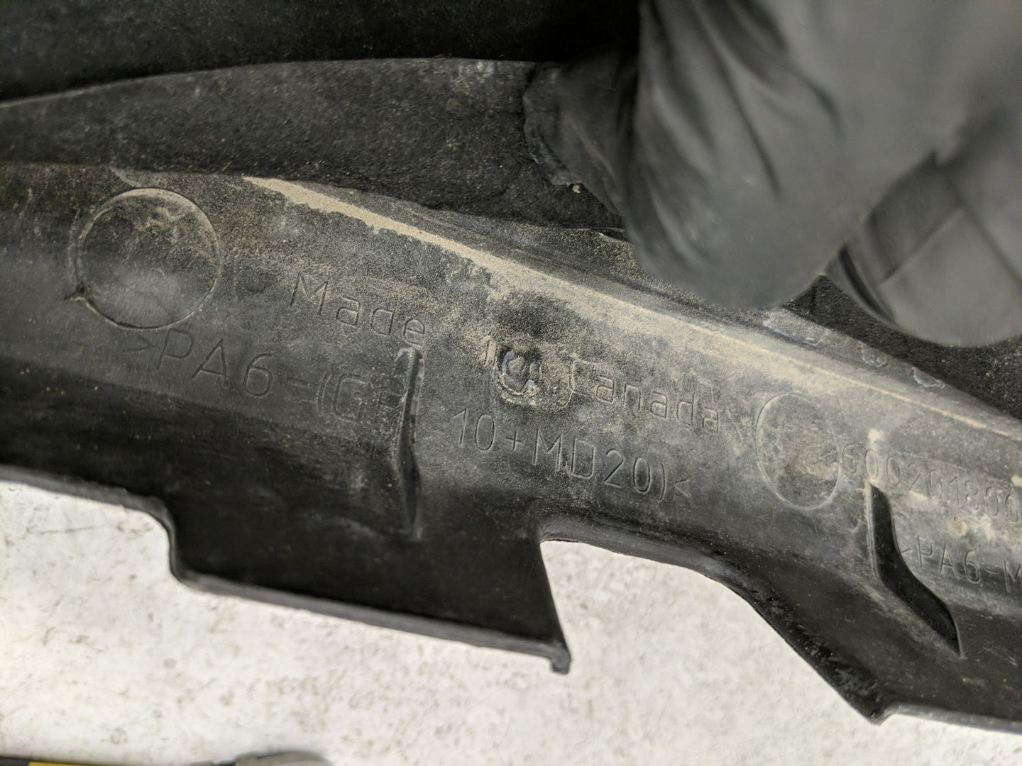2015 Volkswagen Beetle Engine Cover - Oemusedautoparts1.com