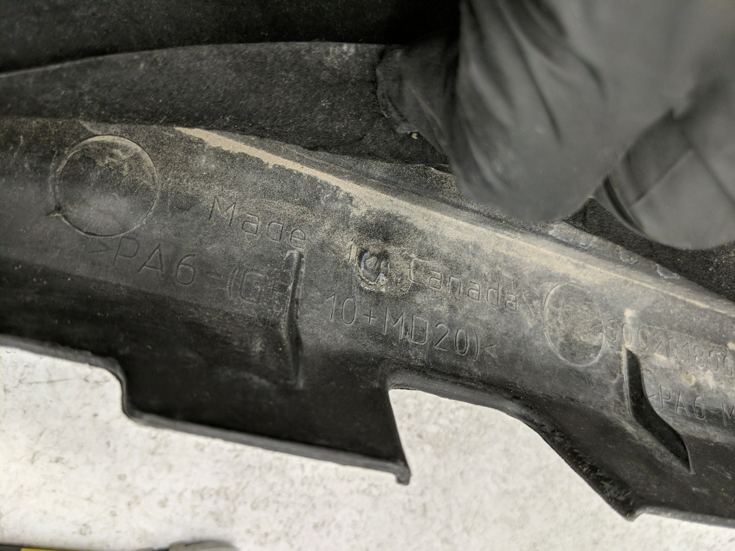 2015 Volkswagen Beetle Engine Cover - Oemusedautoparts1.com
