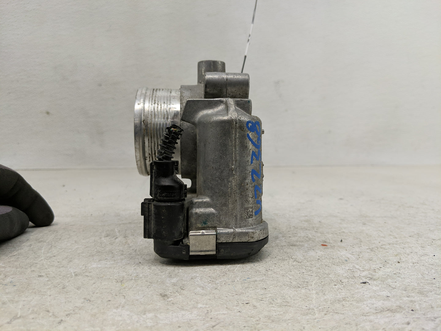 2014-2017 Volkswagen Beetle Throttle Body P/N:0 280 750 590 06K 133 062 E Fits Fits 2014 2015 2016 2017 OEM Used Auto Parts 