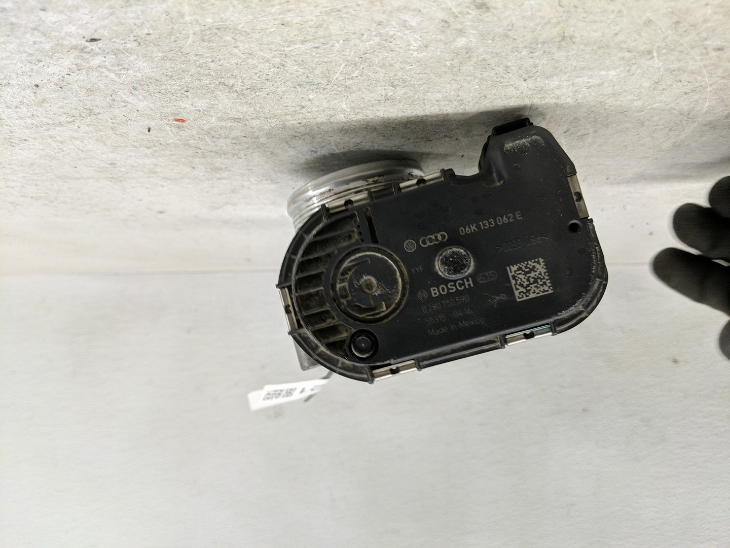 2014-2017 Volkswagen Beetle Throttle Body P/N:0 280 750 590 06K 133 062 E Fits Fits 2014 2015 2016 2017 OEM Used Auto Parts 