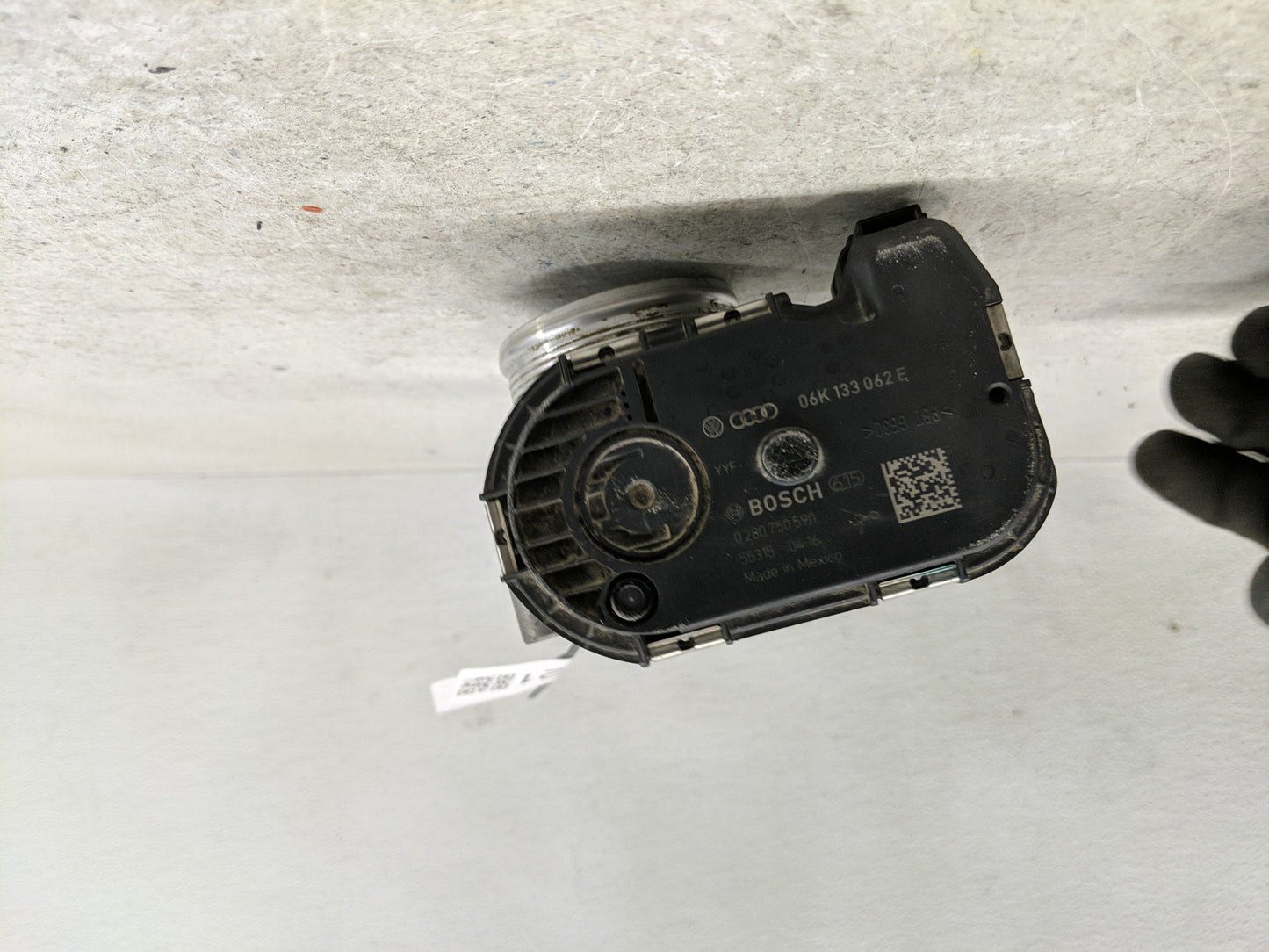 2014-2017 Volkswagen Beetle Throttle Body P/N:0 280 750 590 06K 133 062 E Fits Fits 2014 2015 2016 2017 OEM Used Auto Parts 