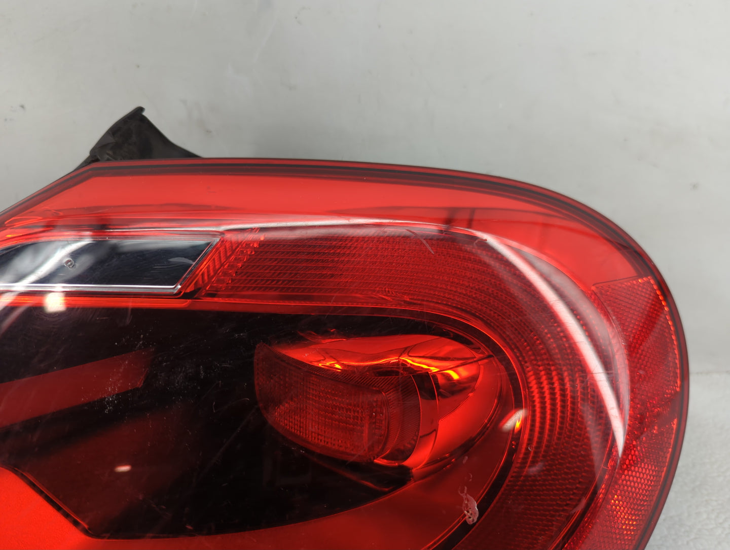 2012-2016 Volkswagen Beetle Tail Light Assembly Passenger Right OEM P/N:5C5 945 096 J Fits Fits 2012 2013 2014 2015 2016 OEM