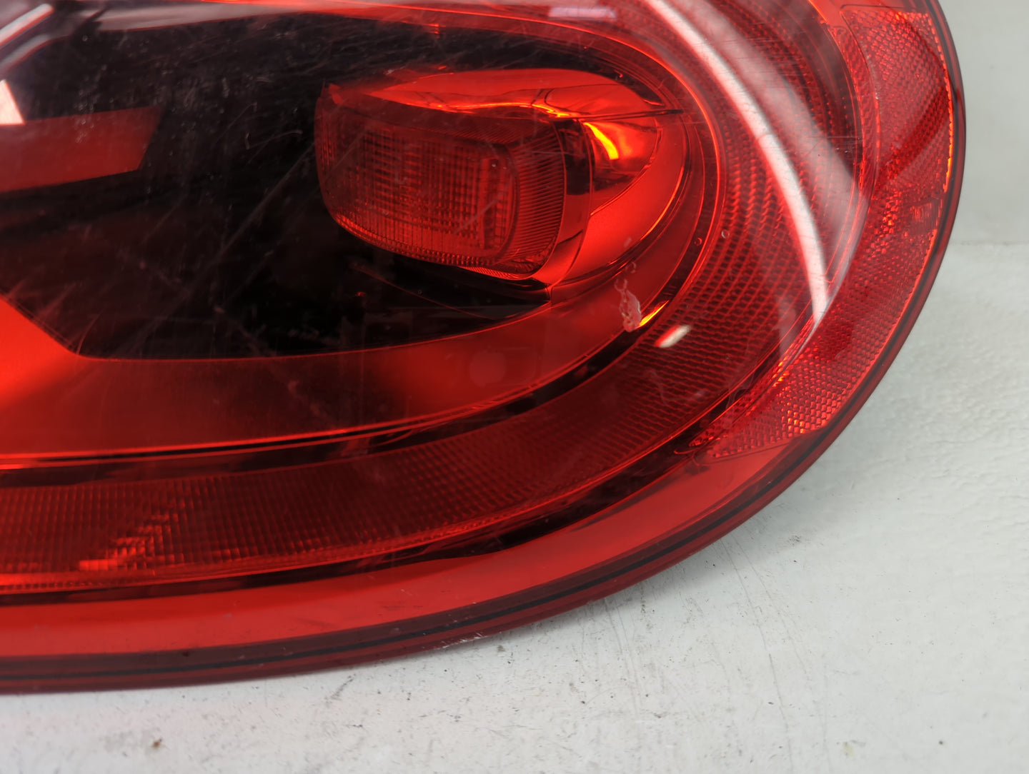 2012-2016 Volkswagen Beetle Tail Light Assembly Passenger Right OEM P/N:5C5 945 096 J Fits Fits 2012 2013 2014 2015 2016 OEM