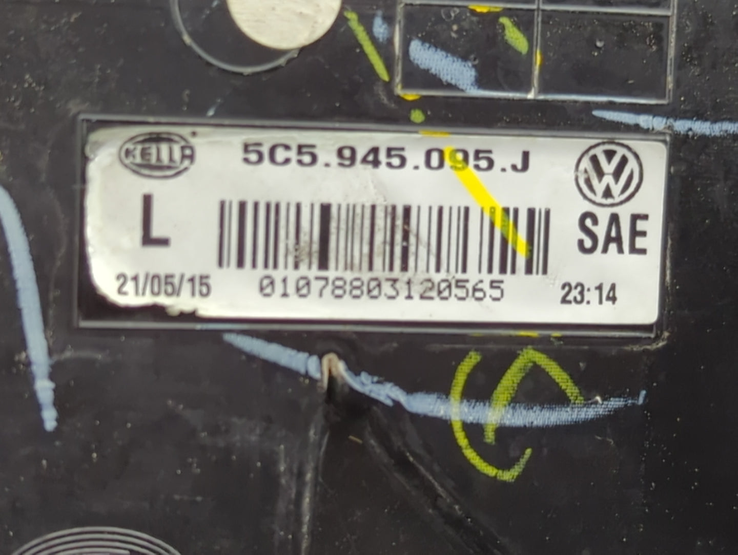 2012-2016 Volkswagen Beetle Tail Light Assembly Driver Left OEM P/N:5C5 945 095 J Fits Fits 2012 2013 2014 2015 2016 OEM Use