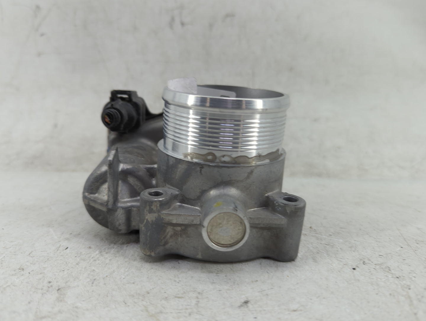 2013-2015 Volkswagen Beetle Throttle Body P/N:06K 133 062 E Fits Fits 2013 2014 2015 OEM Used Auto Parts - Oemusedautoparts1