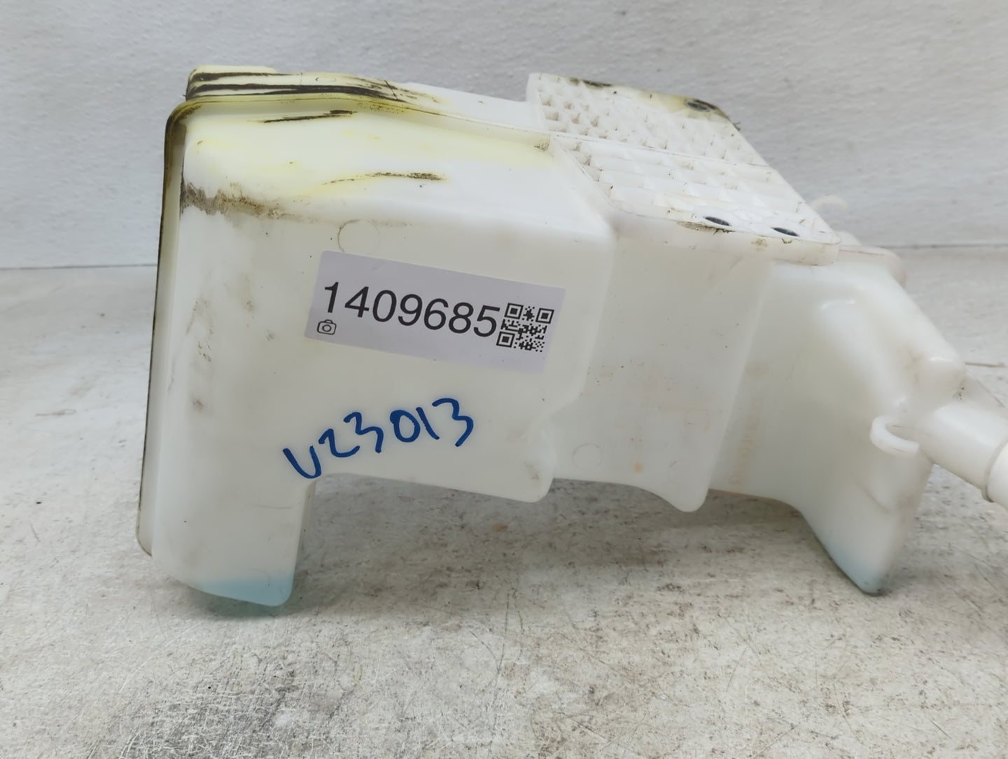 2012-2019 Volkswagen Beetle Windshield Washer Fluid Reservoir Bottle Oem - Oemusedautoparts1.com
