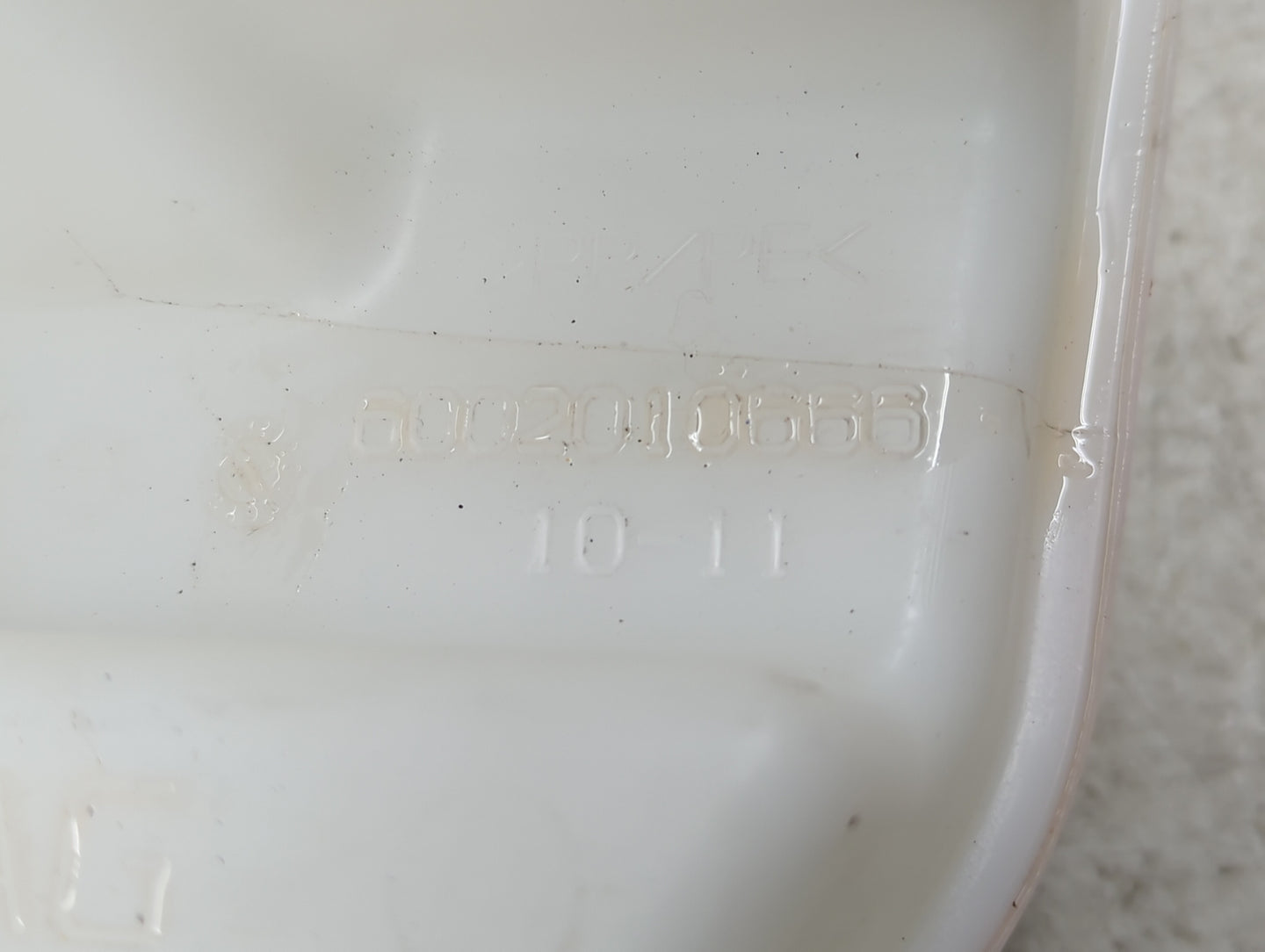 2012-2019 Volkswagen Beetle Windshield Washer Fluid Reservoir Bottle Oem - Oemusedautoparts1.com