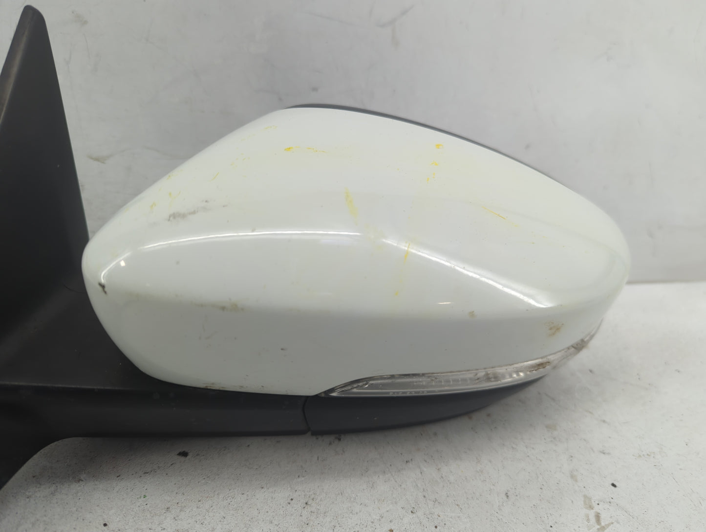 2012-2019 Volkswagen Beetle Passenger Right Side View Power Door Mirror - Oemusedautoparts1.com