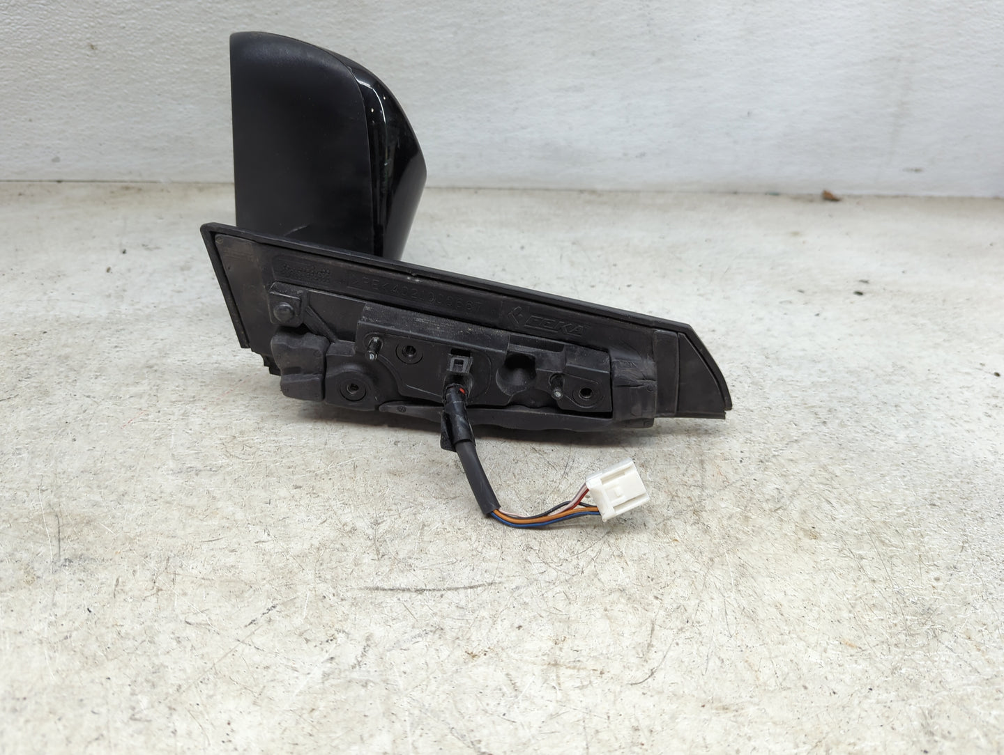 2012-2019 Volkswagen Beetle Driver Side View Mirror - Left Door Mirror OEM Used - Oemusedautoparts1.com