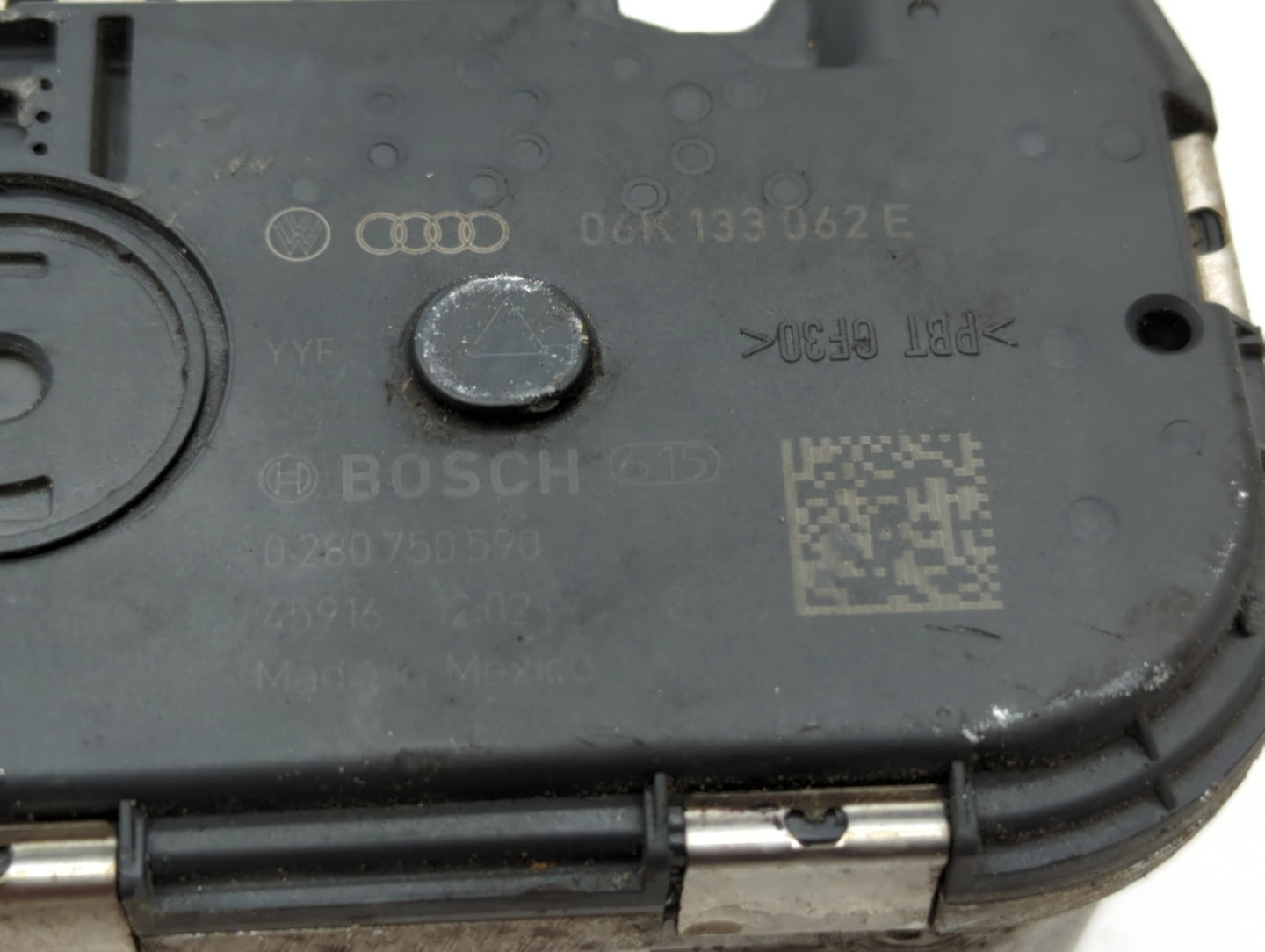 2014-2017 Volkswagen Beetle Throttle Body P/N:0 280 750 718 0 280 750590, 06K 133 062 D Fits Fits 2014 2015 2016 2017 OEM Us