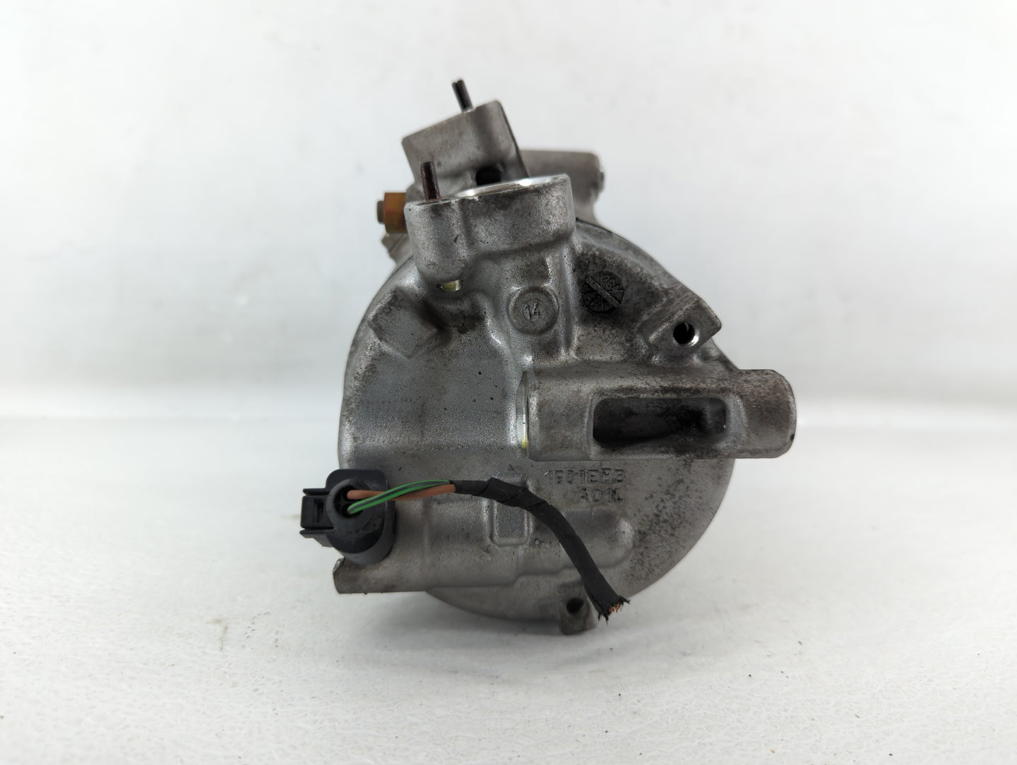 2013-2015 Volkswagen Beetle Air Conditioning A/c Ac Compressor Oem - Oemusedautoparts1.com