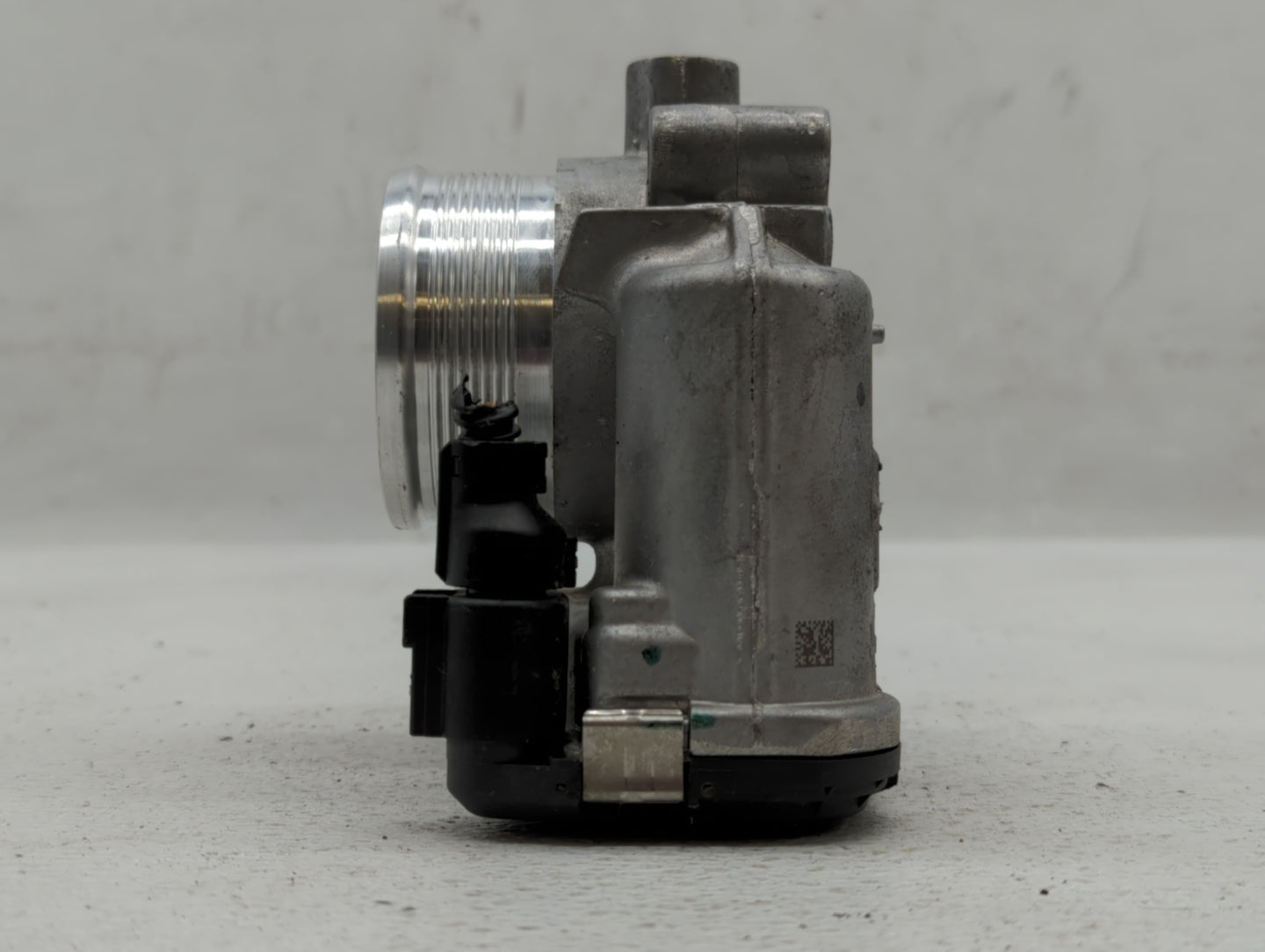 2014-2017 Volkswagen Beetle Throttle Body P/N:06K 133 062 E Fits Fits 2014 2015 2016 2017 OEM Used Auto Parts - Oemusedautop