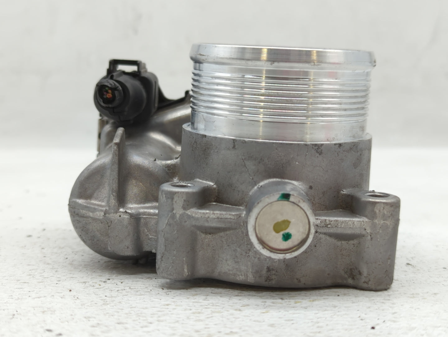 2014-2017 Volkswagen Beetle Throttle Body P/N:06K 133 062 E Fits Fits 2014 2015 2016 2017 OEM Used Auto Parts - Oemusedautop